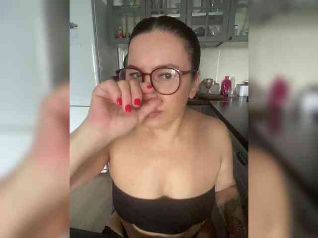 MonicaMiaa webcam