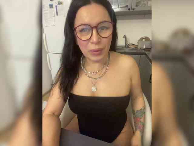 MonicaMiaa webcam