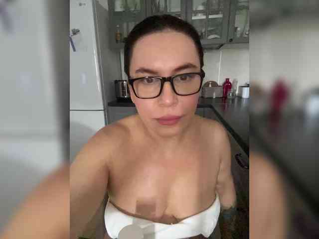 MonicaMiaa webcam