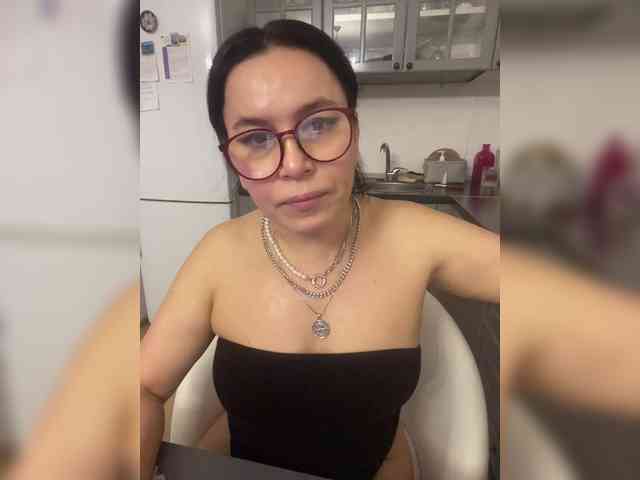 MonicaMiaa webcam