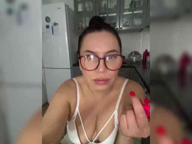 MonicaMiaa webcam