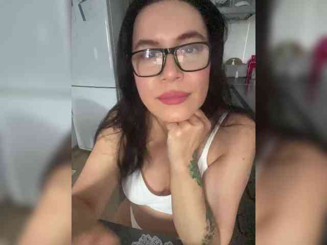 MonicaMiaa webcam