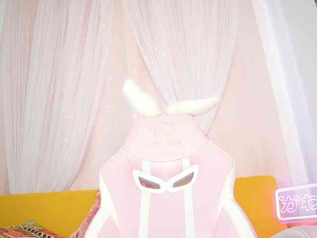 LindsyWest webcam
