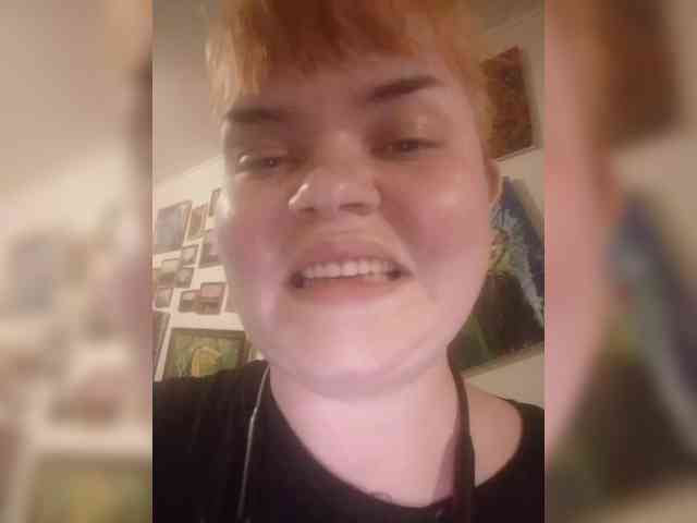 free chatting AliceFoxy777