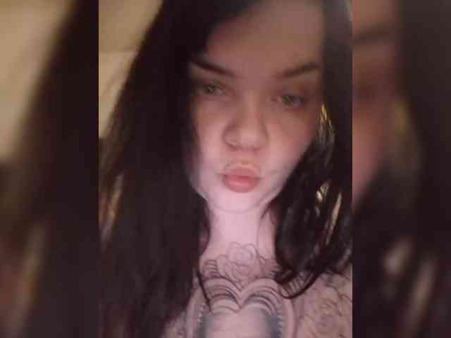 AliceFoxy777 webcam