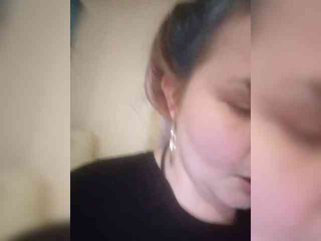 AliceFoxy777 webcam