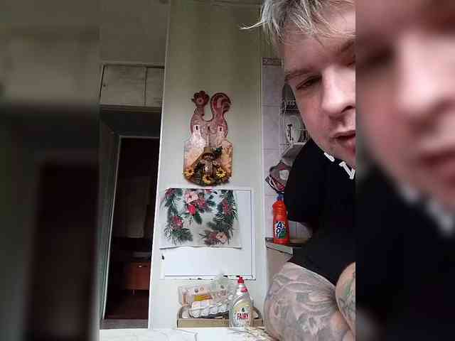 AliceFoxy777 webcam