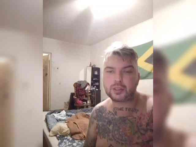 AliceFoxy777 webcam