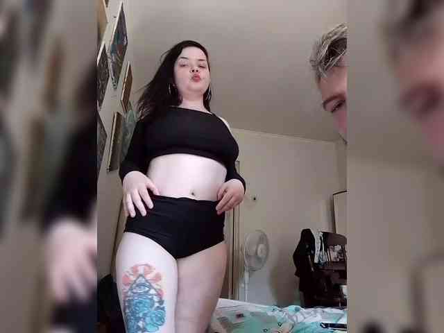 AliceFoxy777 webcam