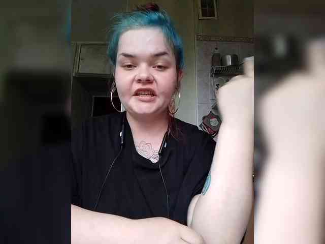 AliceFoxy777 webcam