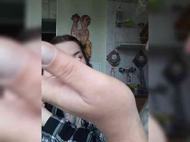 AliceFoxy777 webcam