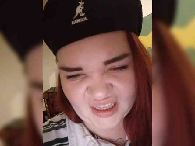 AliceFoxy777 webcam