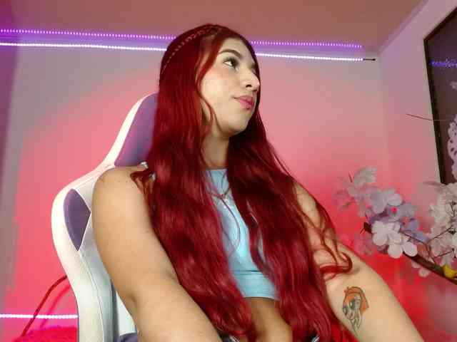 Lindseyferrer webcam