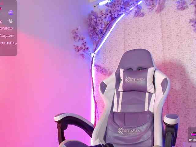 Lindseyferrer webcam