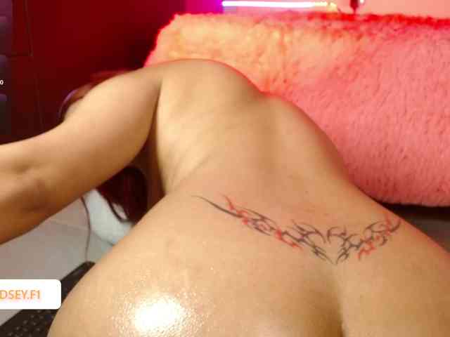 Lindseyferrer webcam