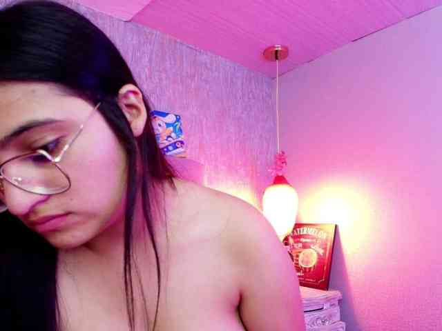 laurenelove Live Webcam on BongaCams