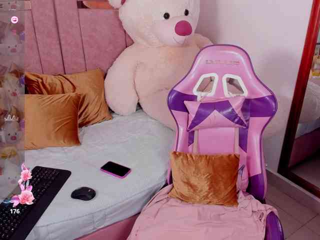 allyson-claire webcam
