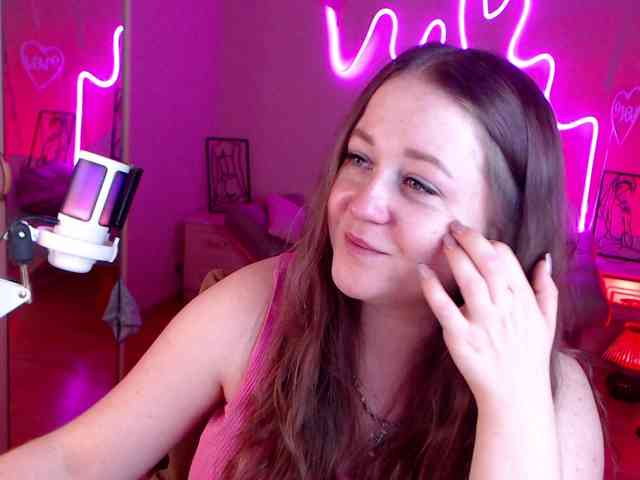 LizzyShine webcam