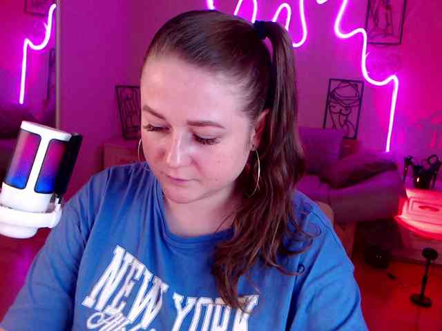 LizzyShine webcam
