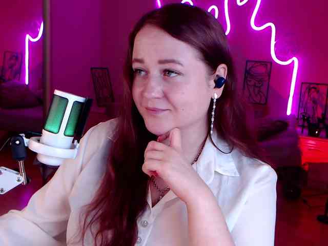 LizzyShine webcam