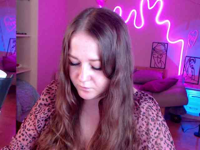 LizzyShine webcam