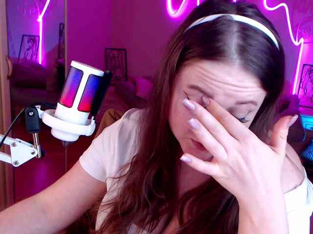 LizzyShine webcam