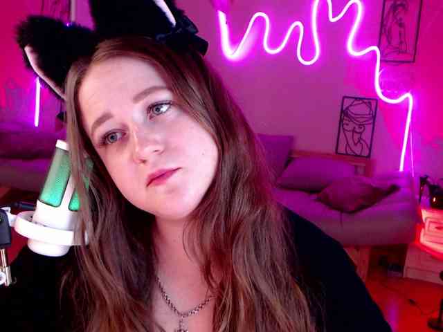 LizzyShine webcam