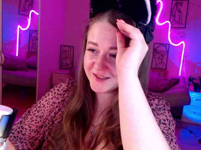 LizzyShine webcam