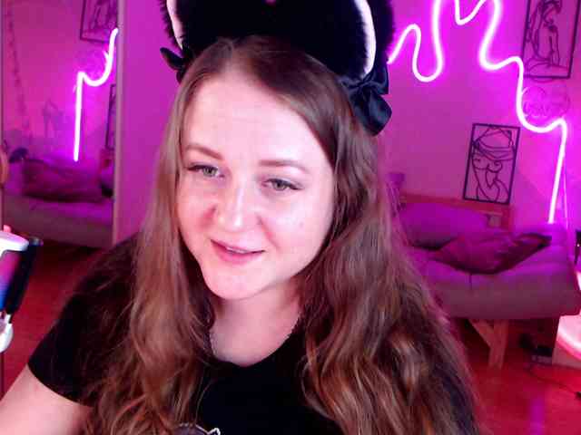 LizzyShine webcam