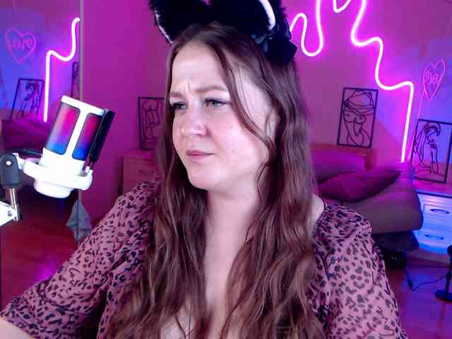 LizzyShine webcam