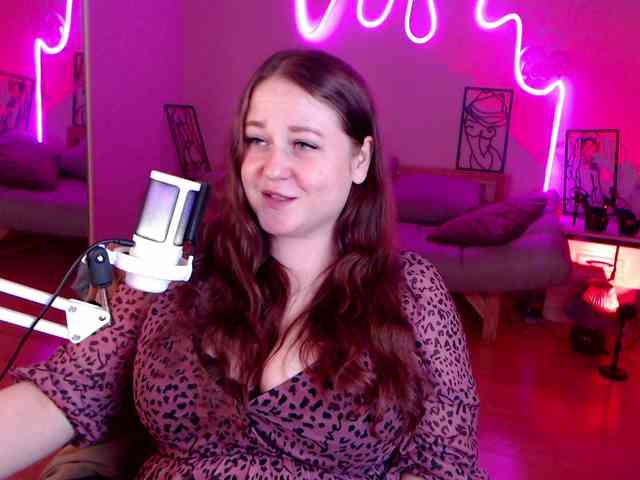 LizzyShine webcam