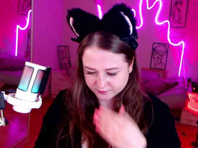 LizzyShine webcam