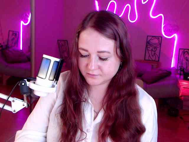 LizzyShine webcam