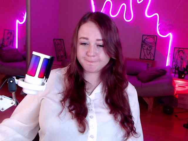 LizzyShine webcam