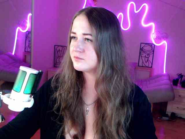 LizzyShine webcam
