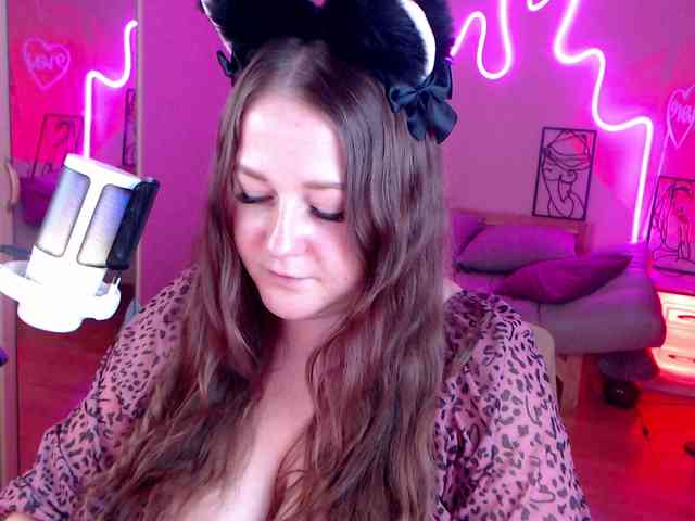 LizzyShine webcam