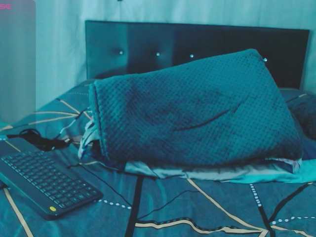 Evah-lee's BongaCams show and profile