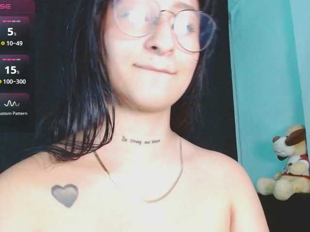 Evah-lee's BongaCams show and profile