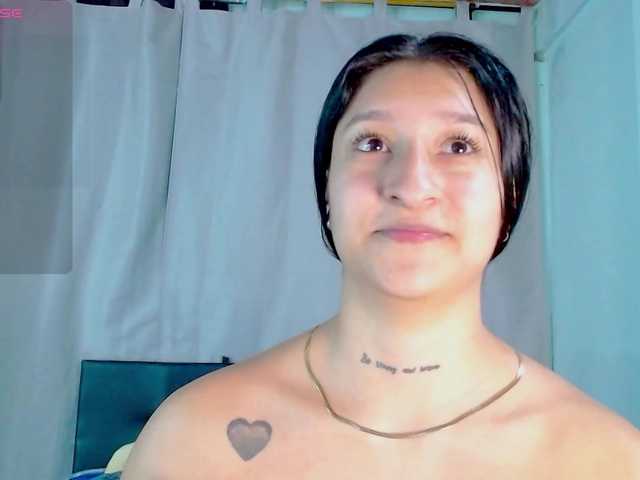 Evah-lee's BongaCams show and profile