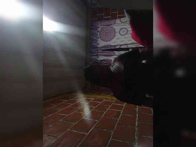 Caramelito18 webcam