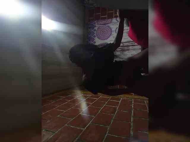 Caramelito18 webcam