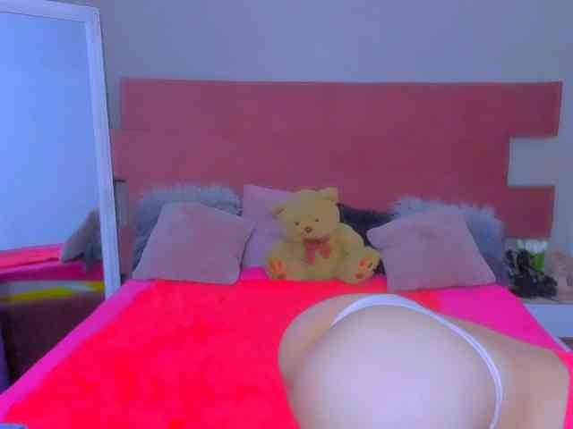 Sarahlluna webcam