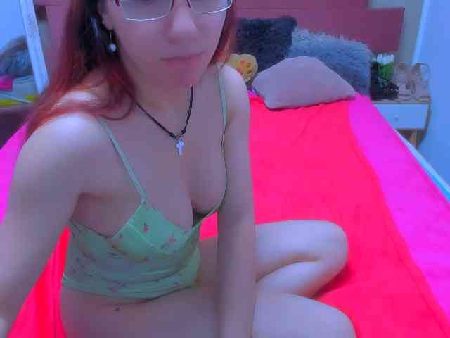 Sarahlluna webcam