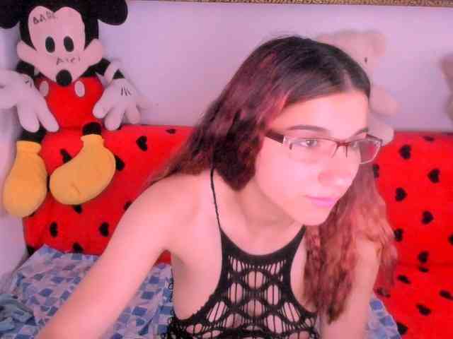 Sarahlluna Live Webcam on BongaCams