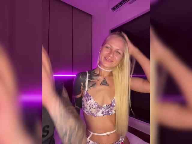chat cam room Lovetwins