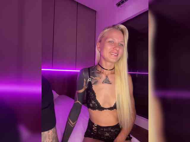 chat cam room Lovetwins