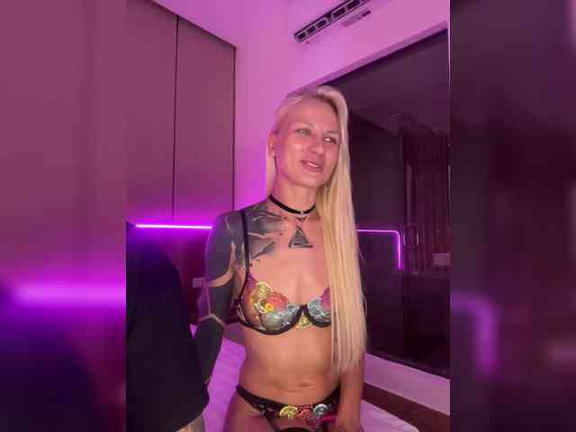 nude web cam Lovetwins