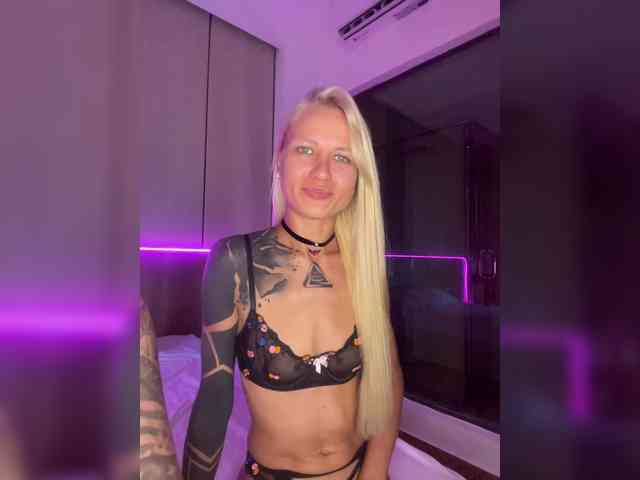 chat cam room Lovetwins