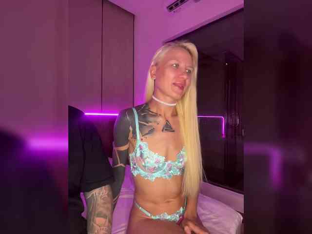 live sex chats Lovetwins