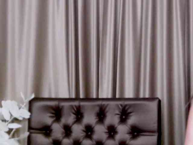 NyraWinn webcam